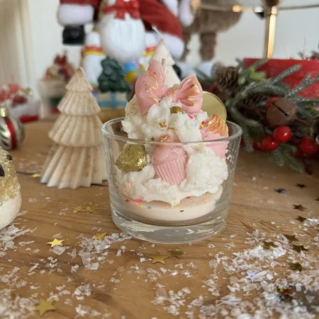 ΧΕΙΡΟΠΟΙΗΤΑ ΚΕΡΙΑ PINKY CUPCAKE ΜΕ ΧΡΙΣΤΟΥΓΕΝΝΙΑΤΙΚΟ ΑΡΩΜΑ