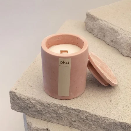 ΚΕΡΙ ΣΕ ΤΣΙΜΕΝΤΕΝΙΟ ΣΑΠΙΟ ΜΗΛΟ ΔΟΧΕΙΟ 180gr ΜΕ ΑΡΩΜΑ MOROCCAN ΚΕΧΡΙΜΠΑΡΙ