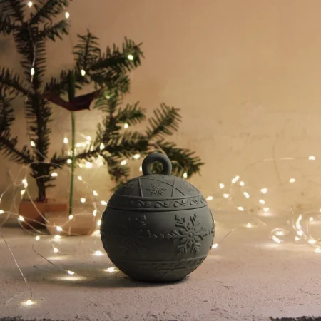 ΚΕΡΙ CHRISTMAS CHARM ΧΕΙΡΟΠΟΙΗΤΟ ΤΣΙΜΕΝΤΕΝΙΟ ΔΟΧΕΙΟ 220gr ΜΕ ΑΡΩΜΑ ΒΑΣΙΛΟΠΙΤΑ