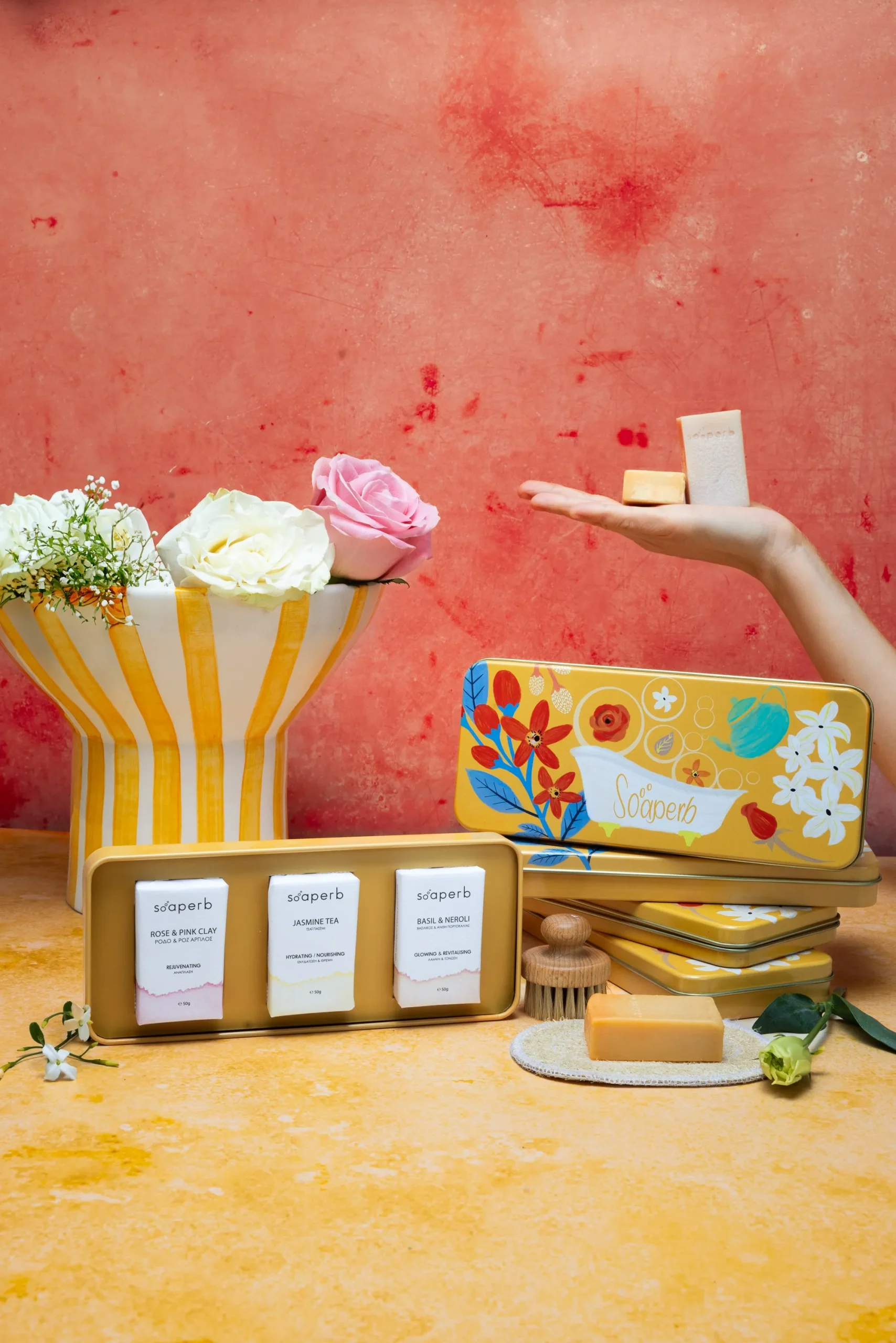 ΜΕΤΑΛΛΙΚΗ ΚΑΣΕΤΙΝΑ ΦΡΟΥΤΩΔΗΣ ΚΑΙ ΜΥΡΩΔΑΤΗ - SOAPERB FRUITY & FLORAL - Image 2