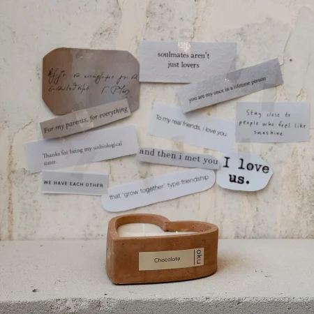 “Κερί σε Τσιμεντένιο Χειροποίητο Δοχείο “”The Chocolate Heart”” 250gr”