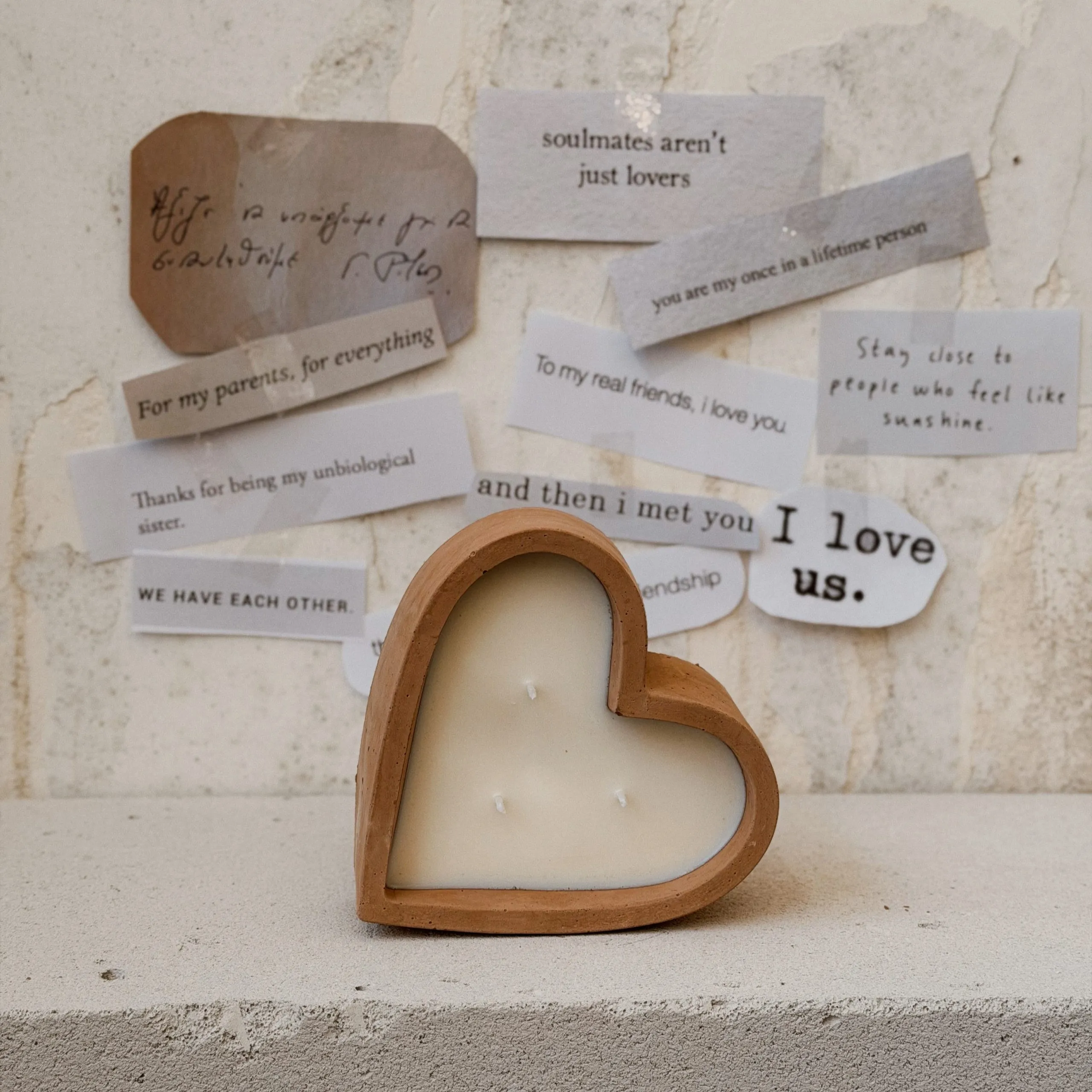 "Κερί σε Τσιμεντένιο Χειροποίητο Δοχείο ""The Chocolate Heart"" 250gr" - Image 2