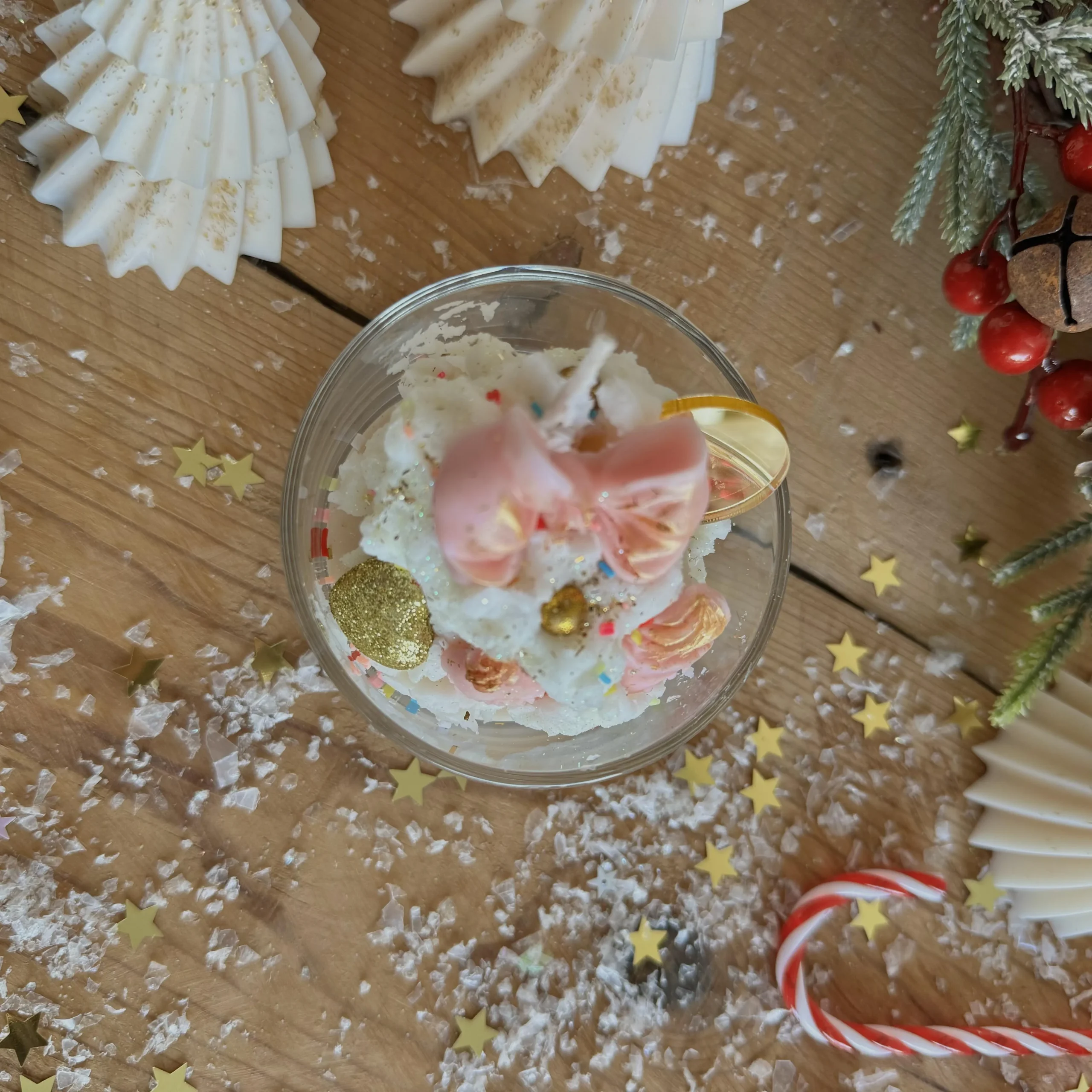 Χειροποίητα Κεριά Pinky Cupcake με Χριστουγεννιάτικο Άρωμα - Image 2