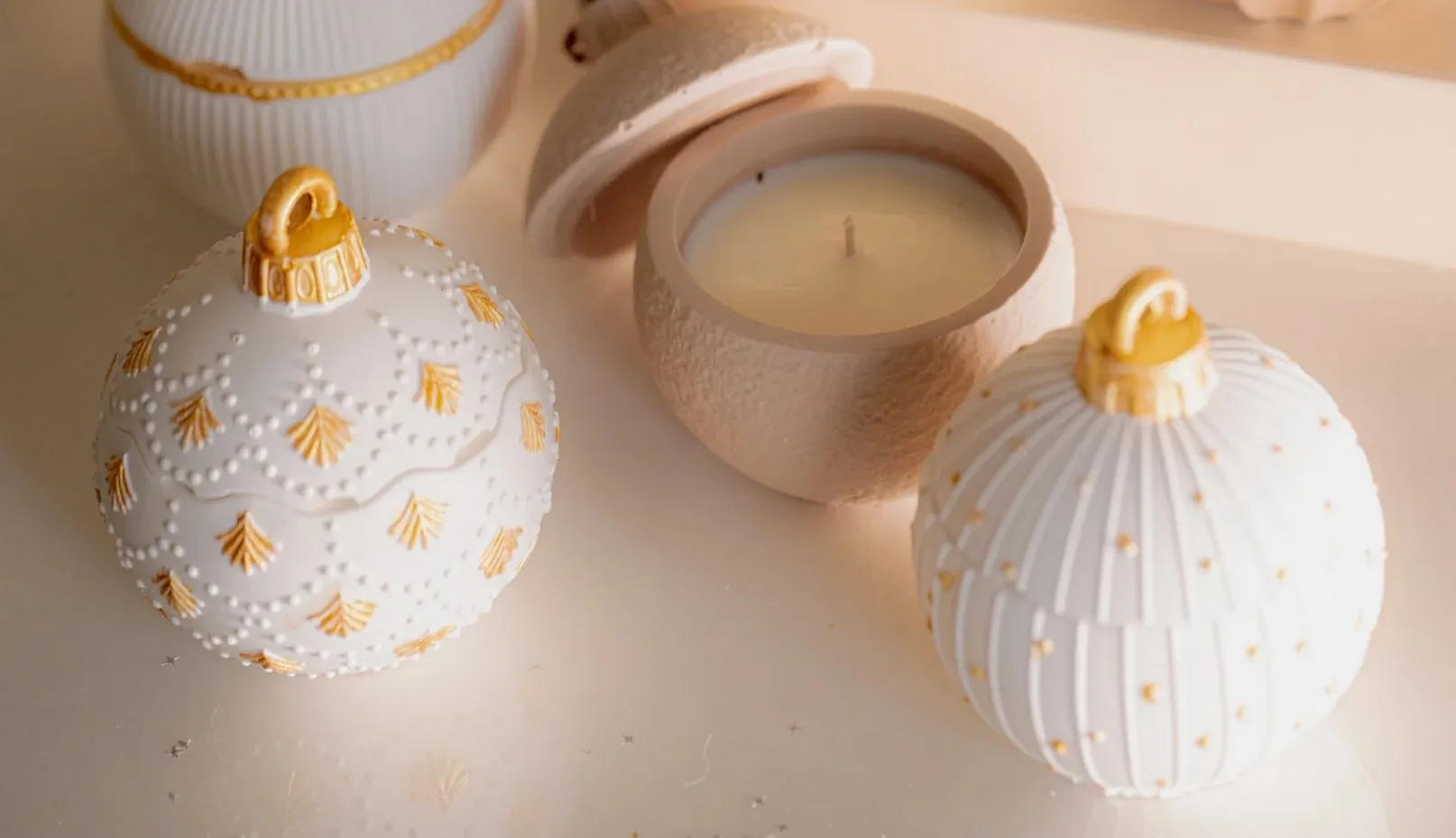 Κερί Χριστουγεννιάτικη Μπάλα 130gr με Άρωμα Μελομακάρονο - Image 13