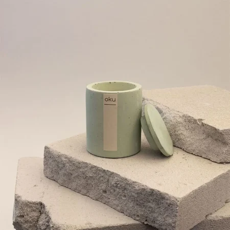 Κερί σε Τσιμεντένιο Φυστίκι Δοχείο 180gr με Άρωμα Moroccan Κεχριμπάρι