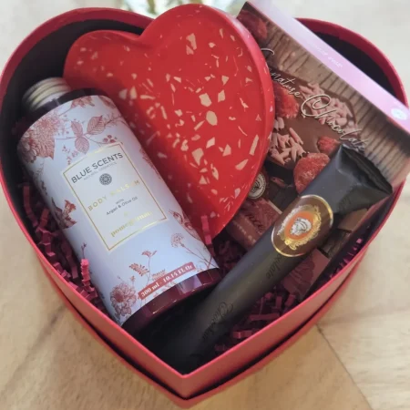 Gift Box ‘DO YOU LOVE ME?’