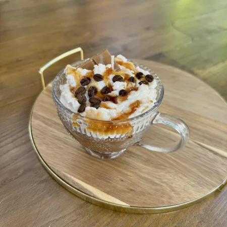 Χειροποίητα Κεριά Cappuccino Caramel με Χριστουγεννιάτικο Άρωμα